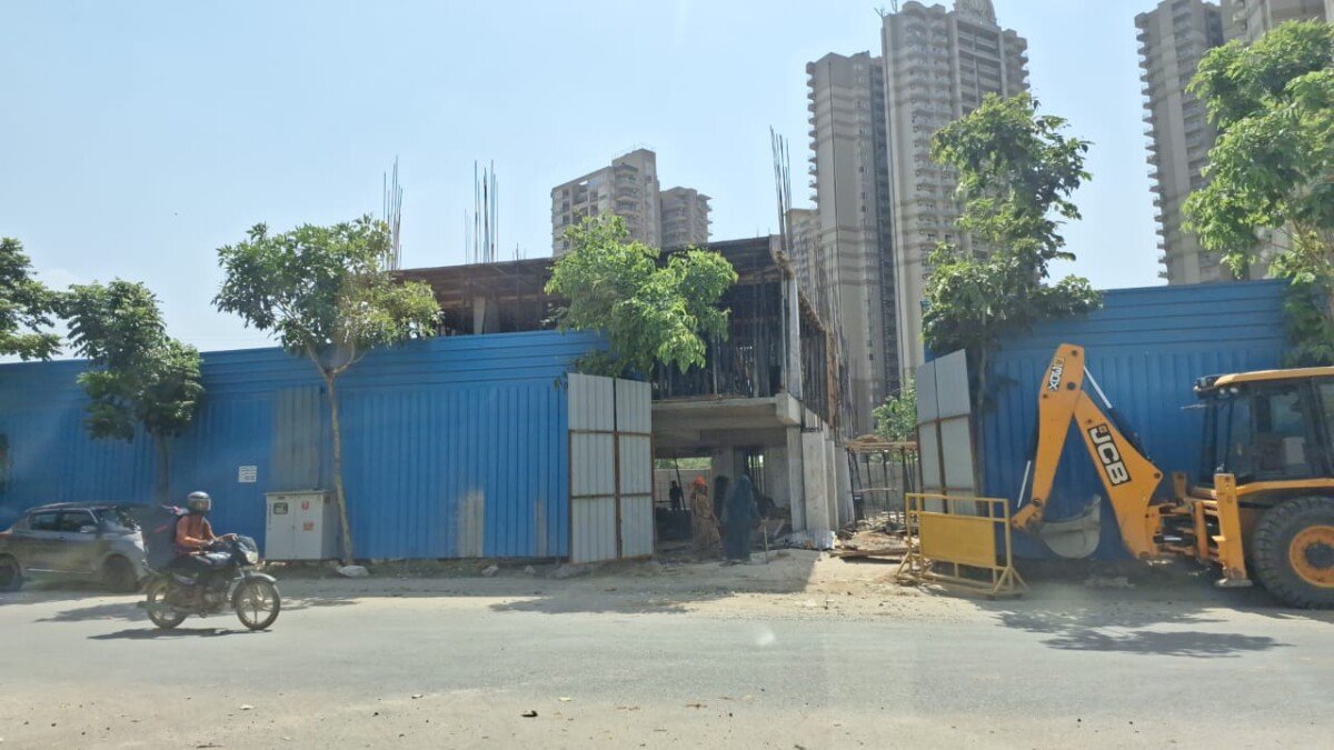 Sitephoto-trehan4bhkfloorssector70agurgaon